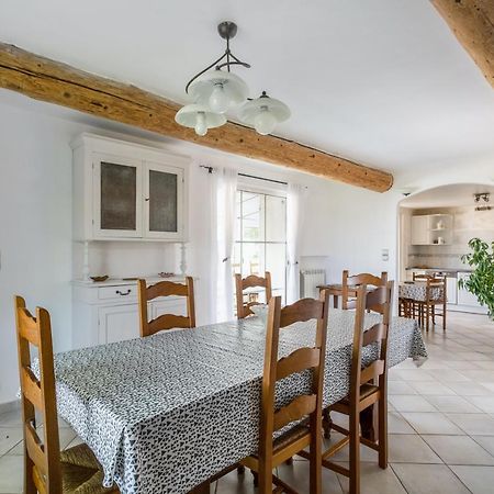 Villa Charmante A La Tour-D'Aigues Avec Piscine Privee Bagian luar foto