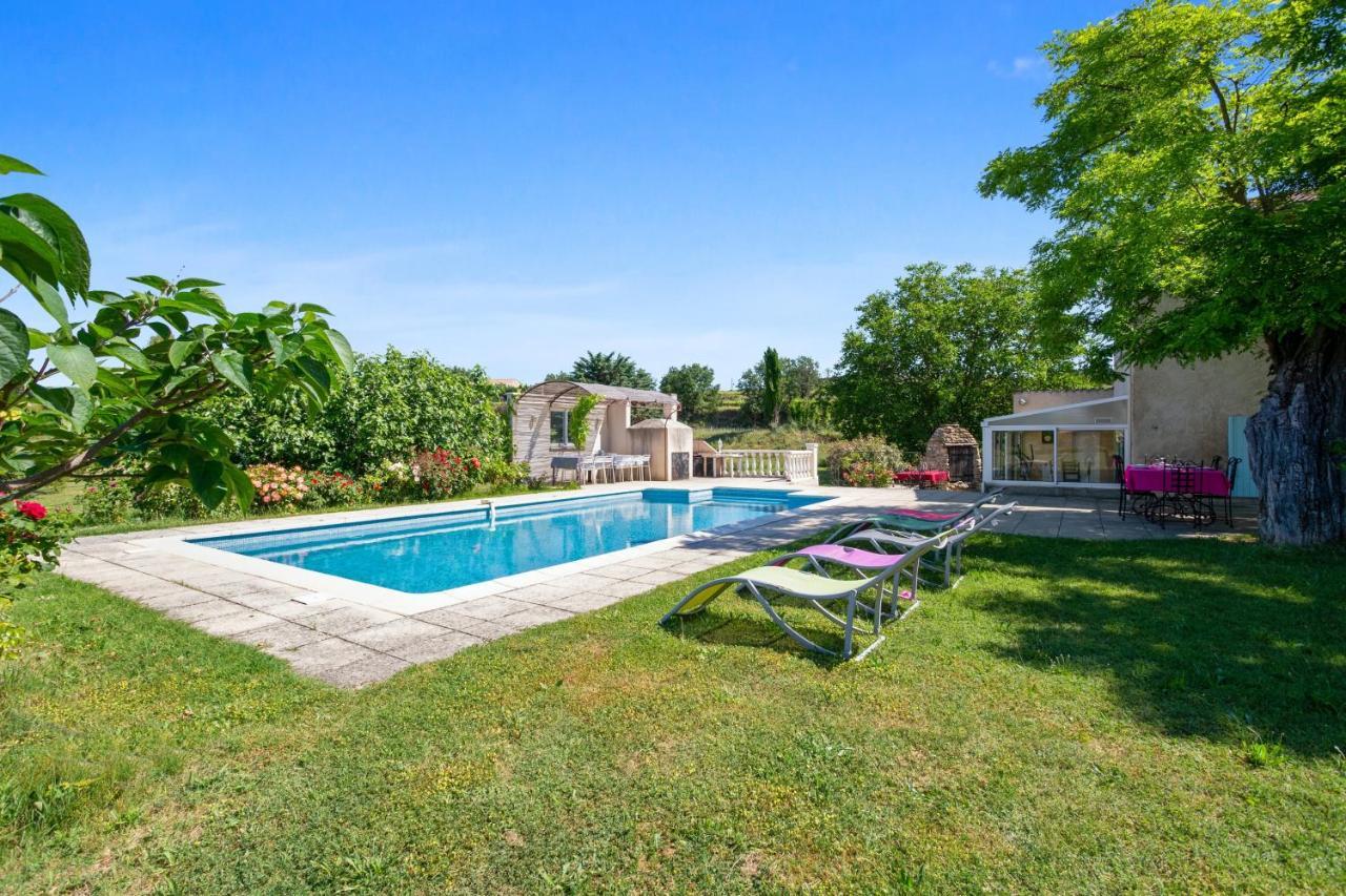 Villa Charmante A La Tour-D'Aigues Avec Piscine Privee Bagian luar foto