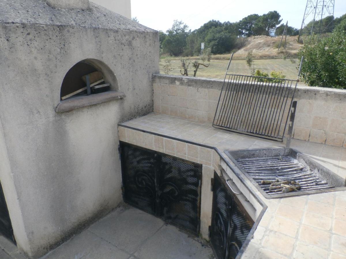 Villa Charmante A La Tour-D'Aigues Avec Piscine Privee Bagian luar foto